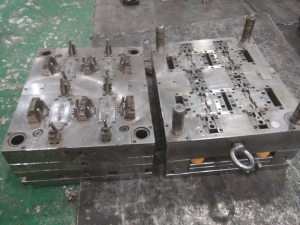汽車配件雨刮塑膠模具，注塑模具制造，精密模具加工